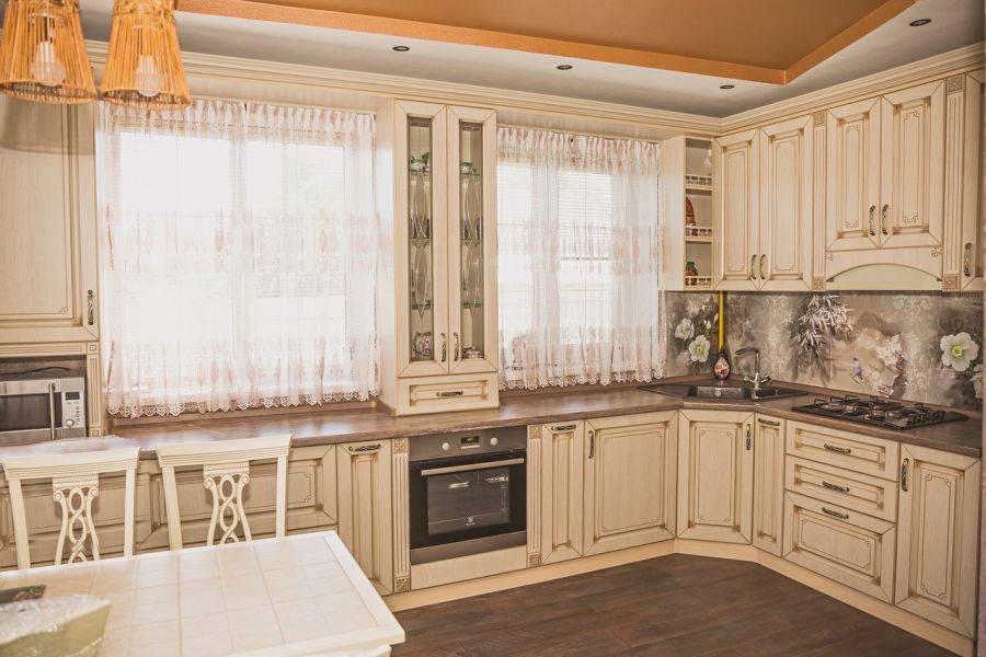 большая угловая кухня экошпон в Армавире