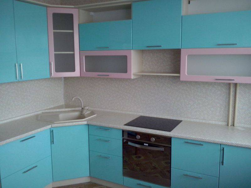 голубая угловая кухня в Армавире