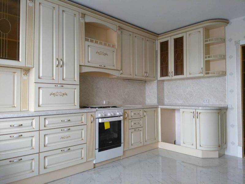угловая кухня в классическом стиле в Армавире