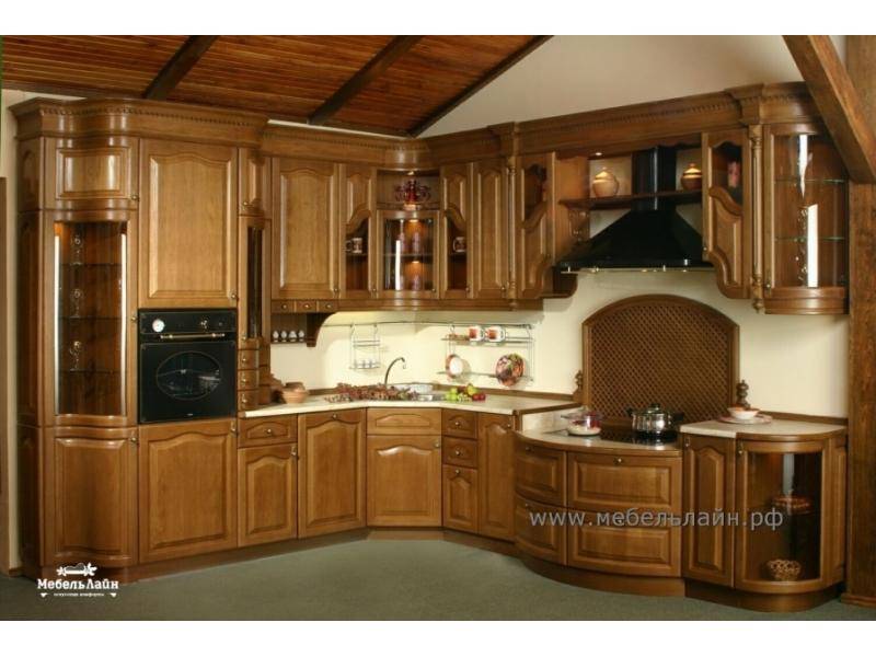 классическая кухня из массива дерева в Армавире
