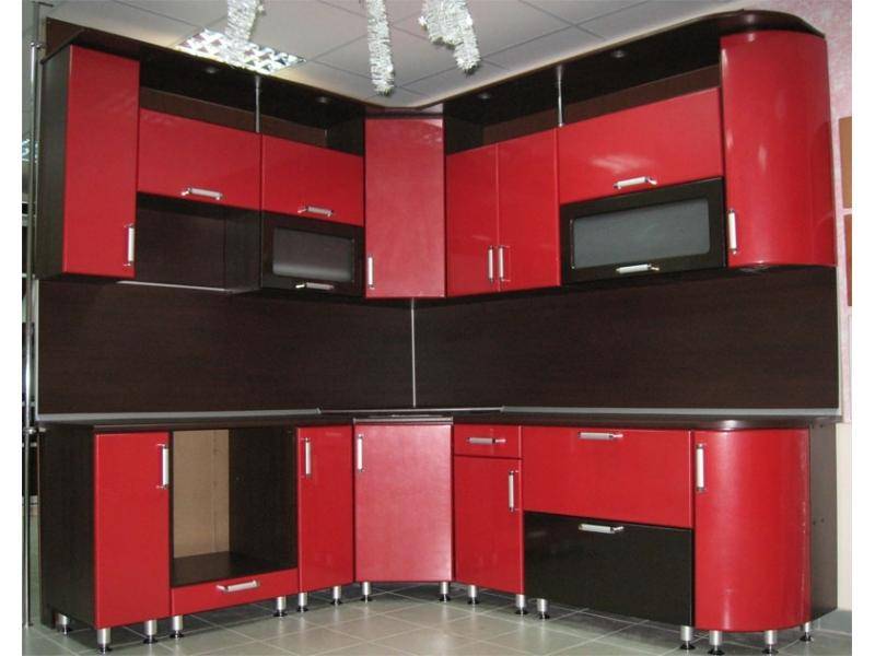 угловая красная кухня в Армавире