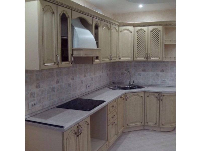классическая угловая кухня в Армавире
