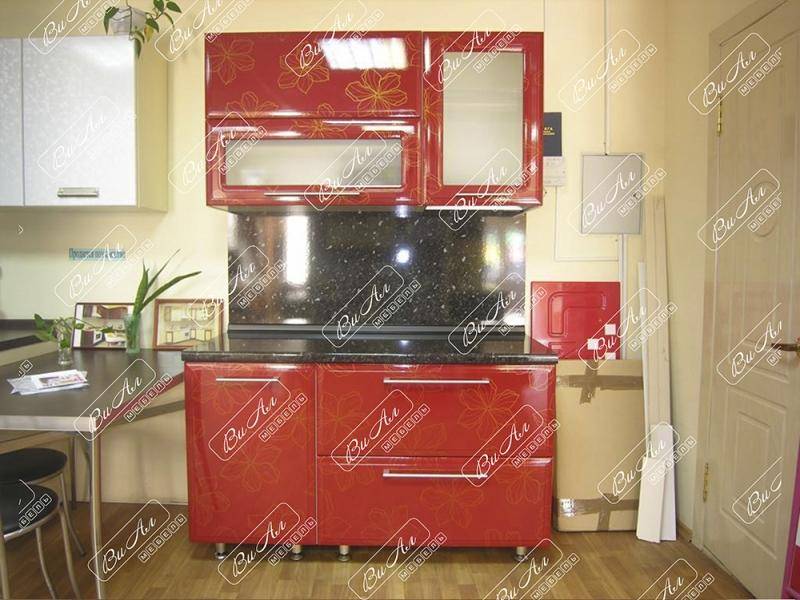 кухня красная с цветами в Армавире