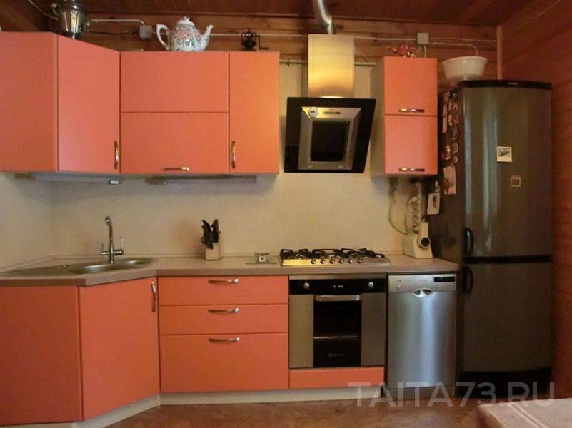 угловая кухня с матовыми фасадами в Армавире