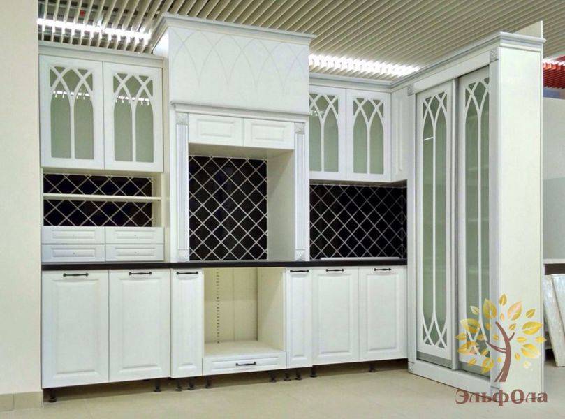 угловая кухня со шкафом в Армавире