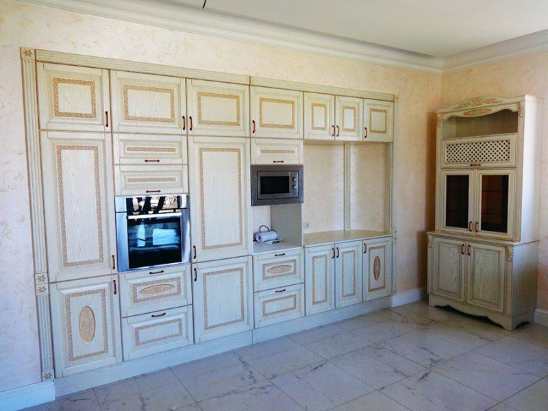 большая встроенная кухня в Армавире