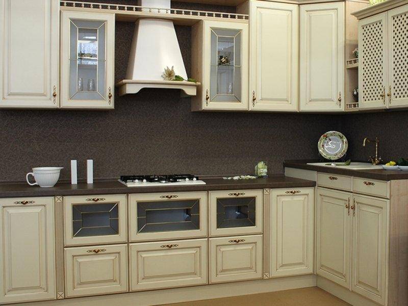угловая классическая кухня в Армавире