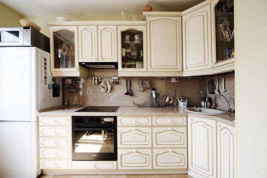 угловая кухня с патиной в Армавире