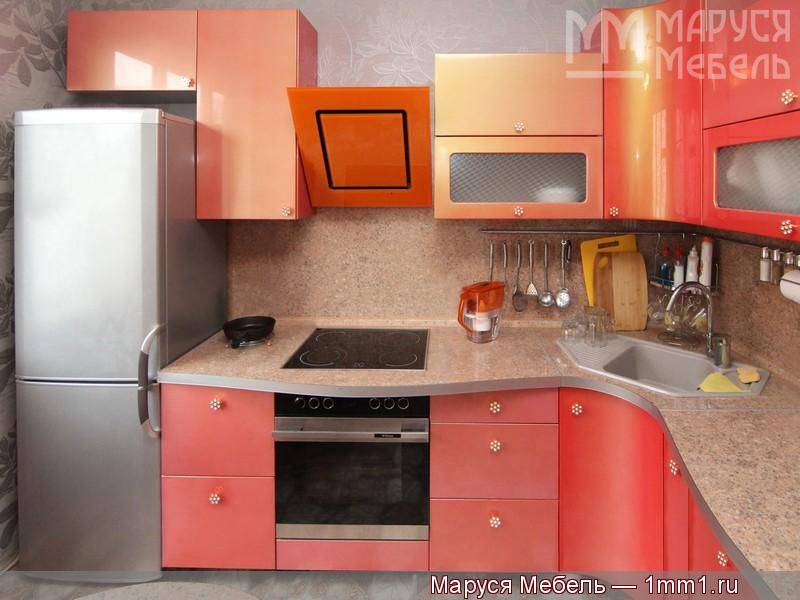коралловая кухня из мдф с эффектом хамелеона в Армавире