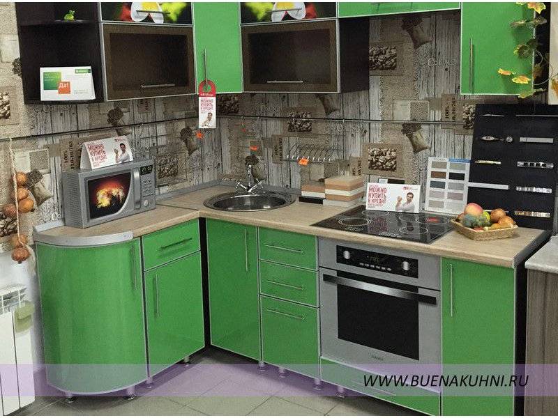угловая кухня в алюминиевой рамке в Армавире