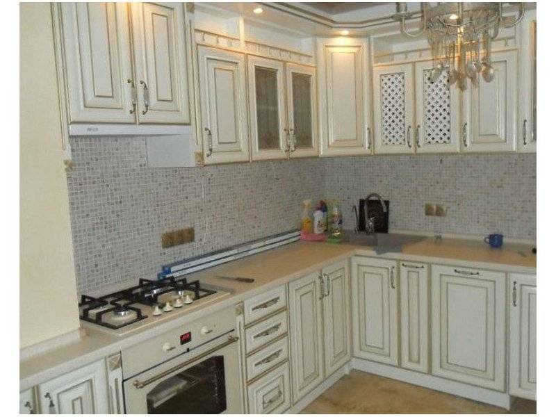 угловая кухня в классическом стиле в Армавире