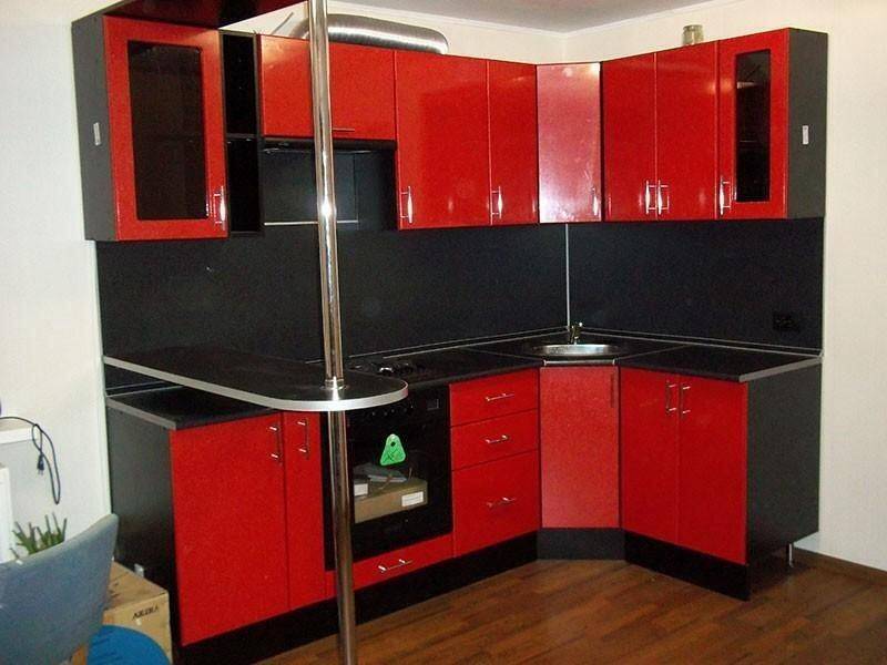 угловая красная кухня в Армавире