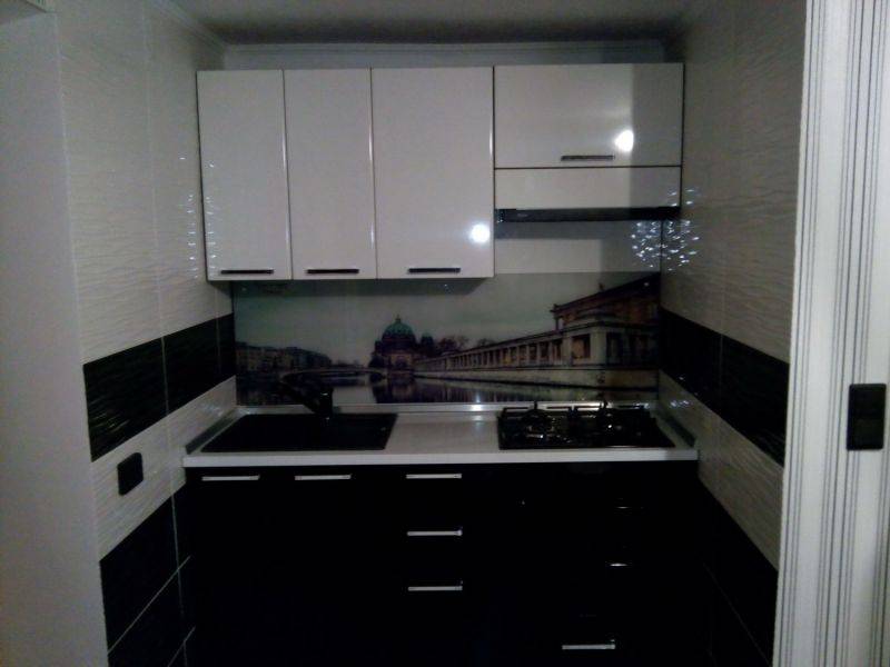 компактная прямая кухня в Армавире