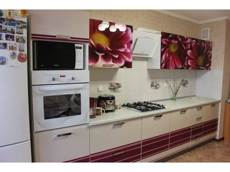 прямая кухня с лаковым фасадом в Армавире