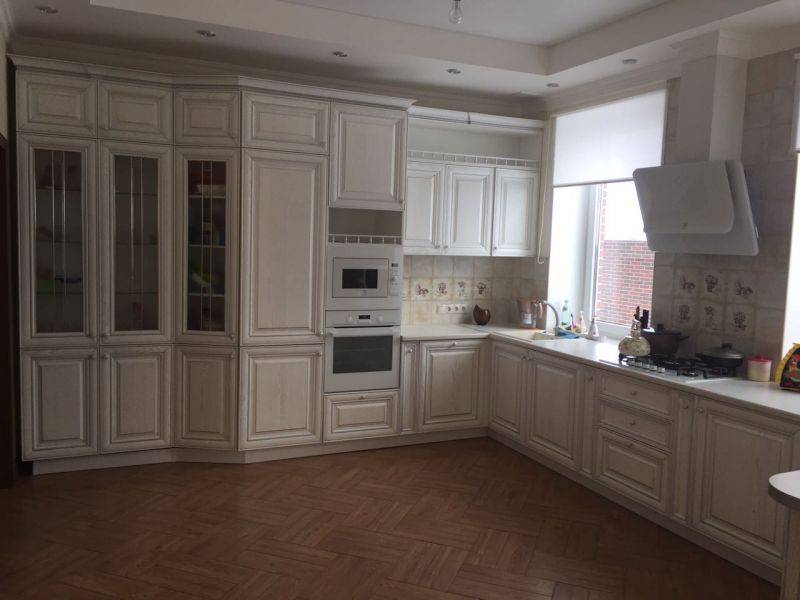 классическая белая кухня в Армавире