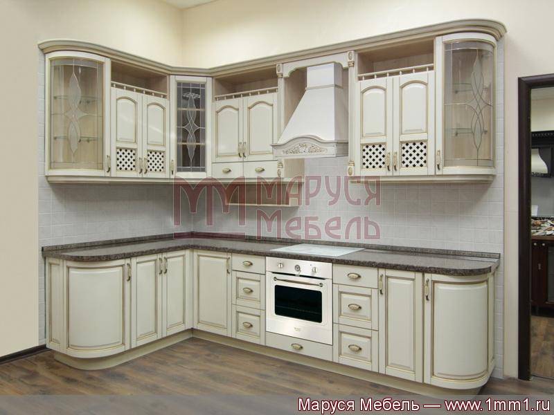 кухня угловая классика массив в Армавире