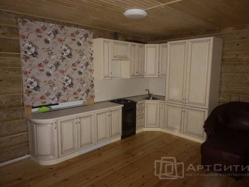 угловая кухня с патиной в Армавире