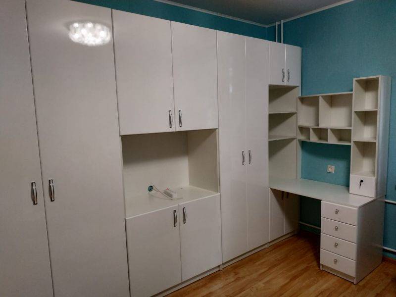 стенка с уголком для школьника в Армавире