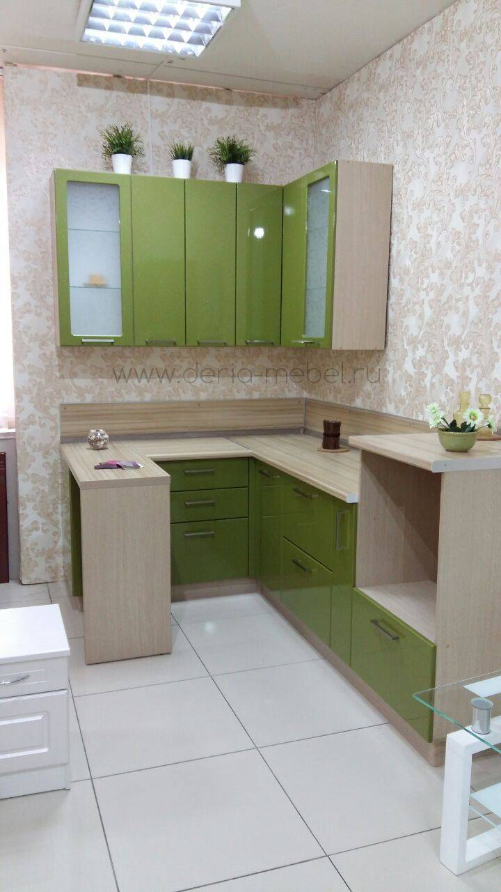 угловая кухня небольшая в Армавире