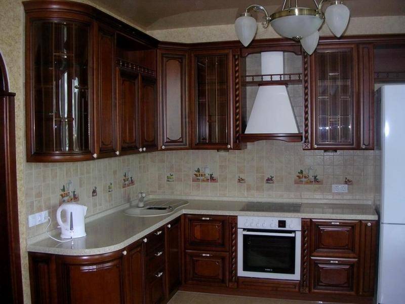 угловая классическая кухня в Армавире