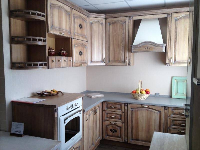кухня из массива ясеня с двойной патиной в Армавире