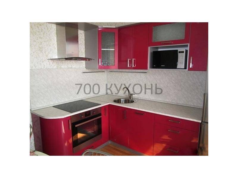 яркая угловая кухня в Армавире