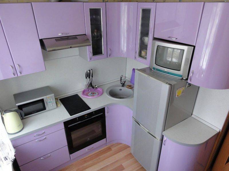 маленькая сиреневая кухня в Армавире
