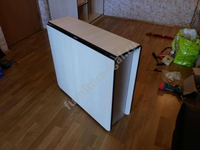 стол-книжка в белом цвете в Армавире