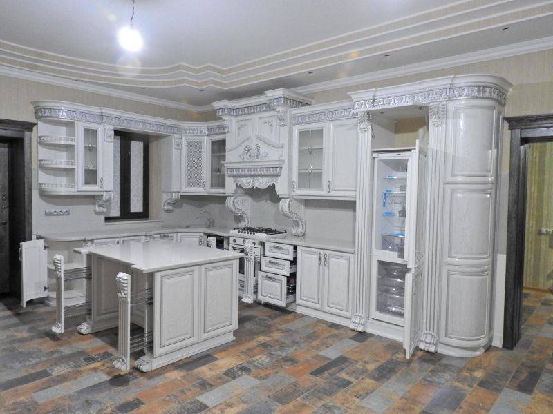кухня угловая из массива классическая в Армавире