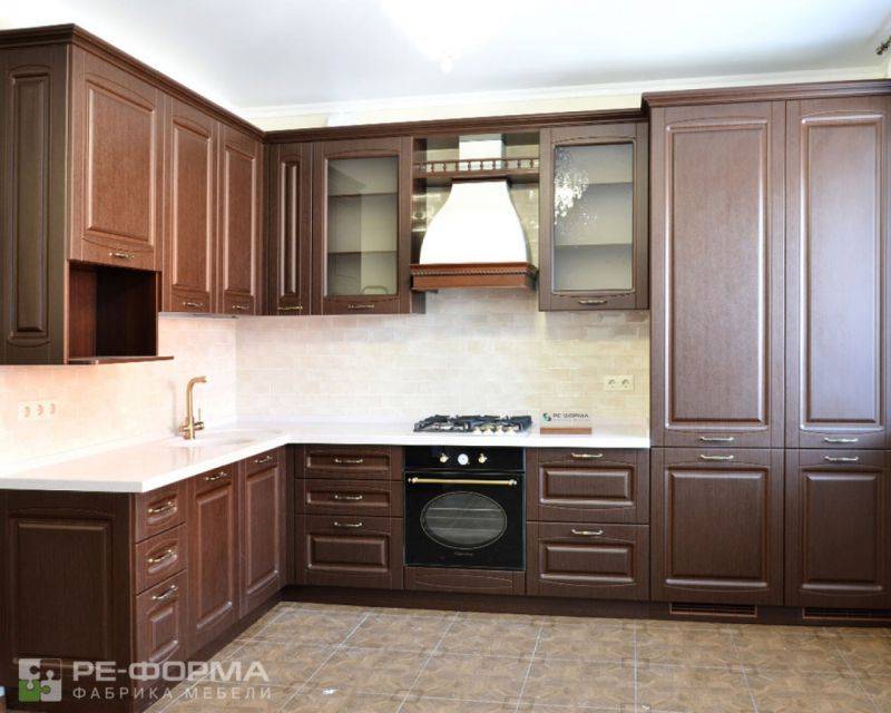 угловая классическая кухня 003 в Армавире