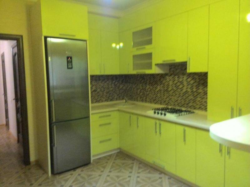 салатовая угловая кухня в Армавире