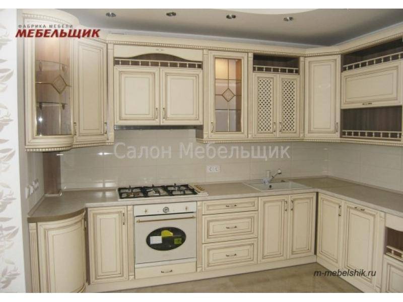 кухня с фасадами из массива ольхи в Армавире