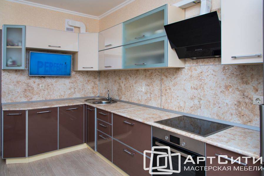 угловая бежевая кухня в Армавире