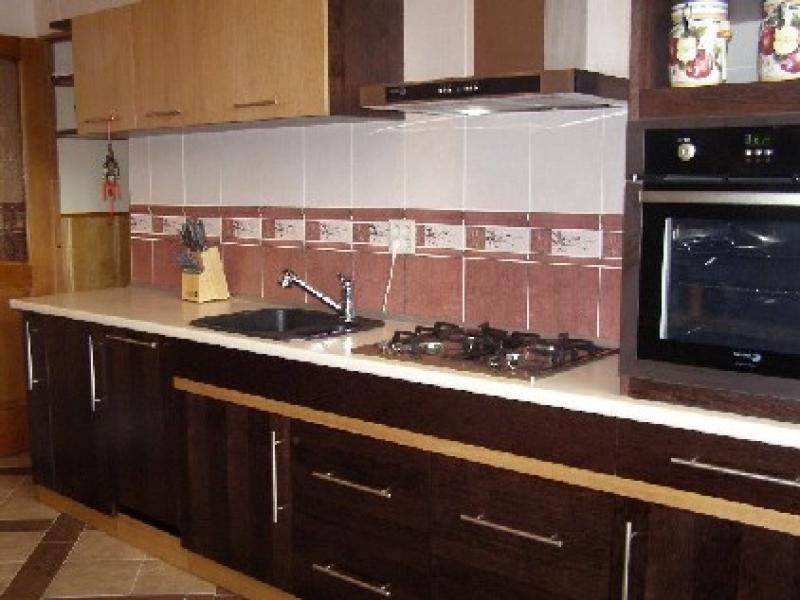 кухонный гарнитур прямой массив в Армавире