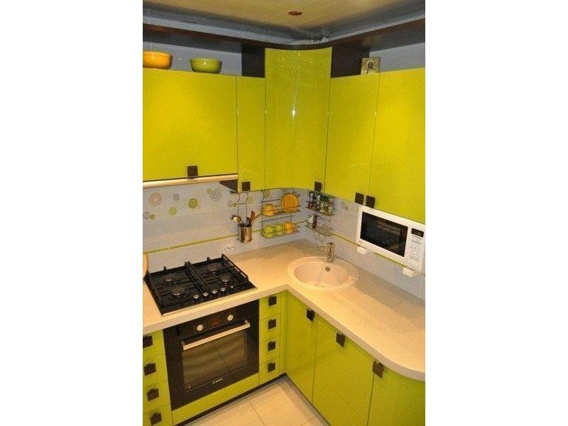 компактная кухня оливкового цвета в Армавире