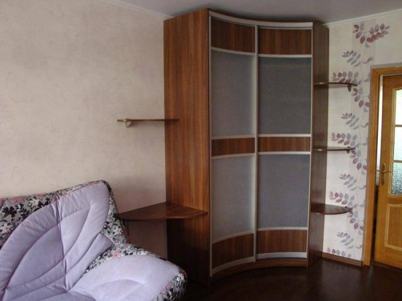 встроенный угловой радиусный шкаф в Армавире