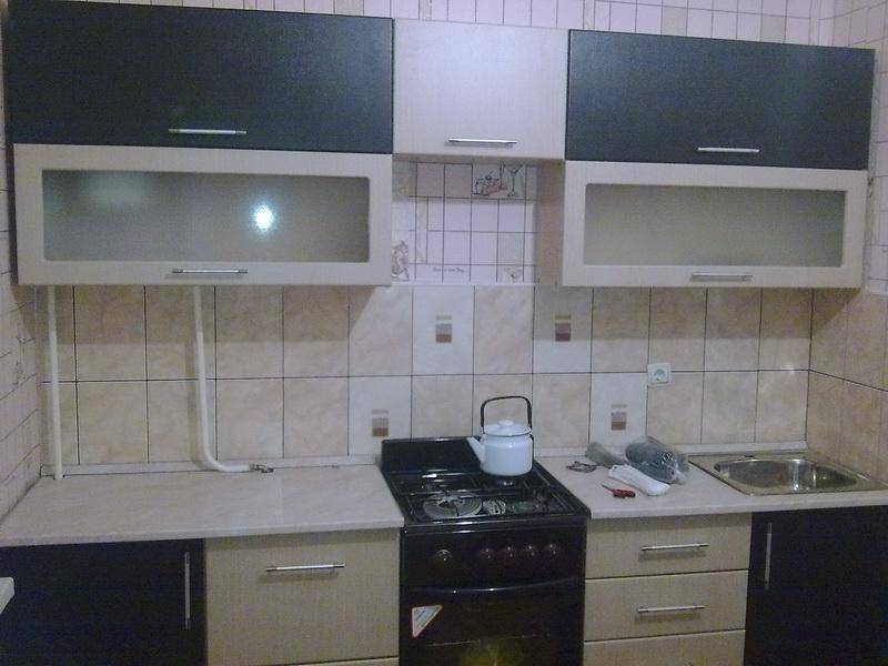 простая прямая кухня в Армавире